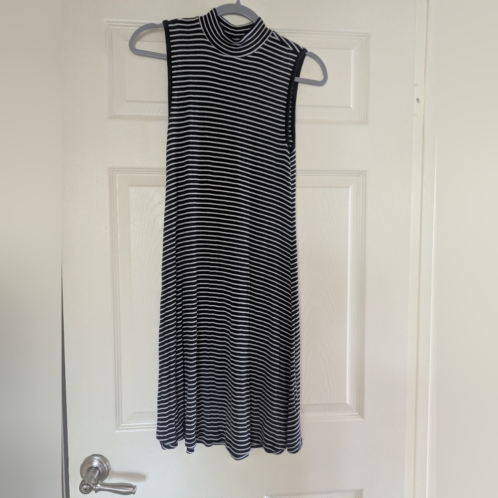 GAP Black and White Striped Sleeveless Maxi Dress